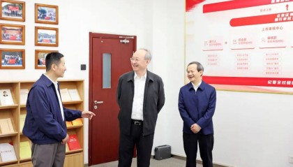 尹力调研并出席金融工作座谈会,与一百余家金融机构负责人共商推动首都金融高质量发展