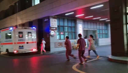“五停”之夜,广州按下暂停键,致敬风雨不归人