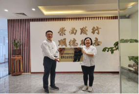 重庆电讯学院、就业有方向 创业有力量