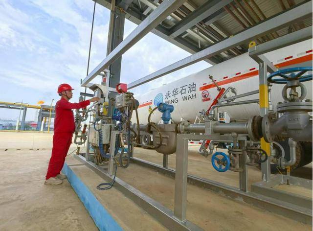 金融助企纾困新范例：解密中国中信金融资产助力南方石化破局重生三步曲